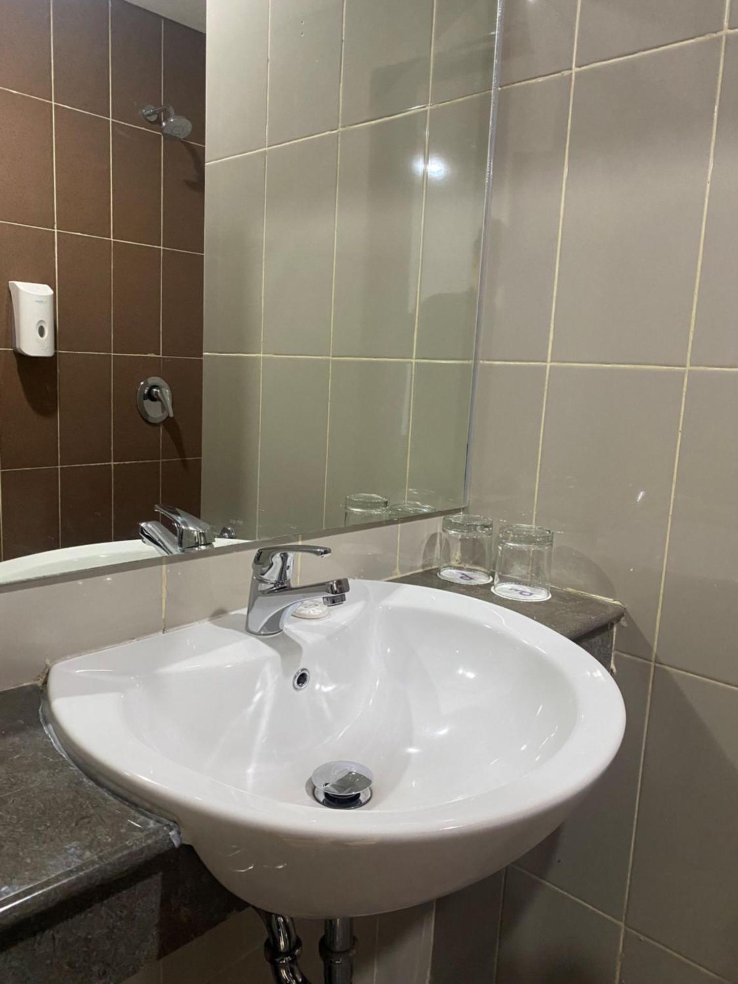 Daima Suites Margonda Depok Extérieur photo